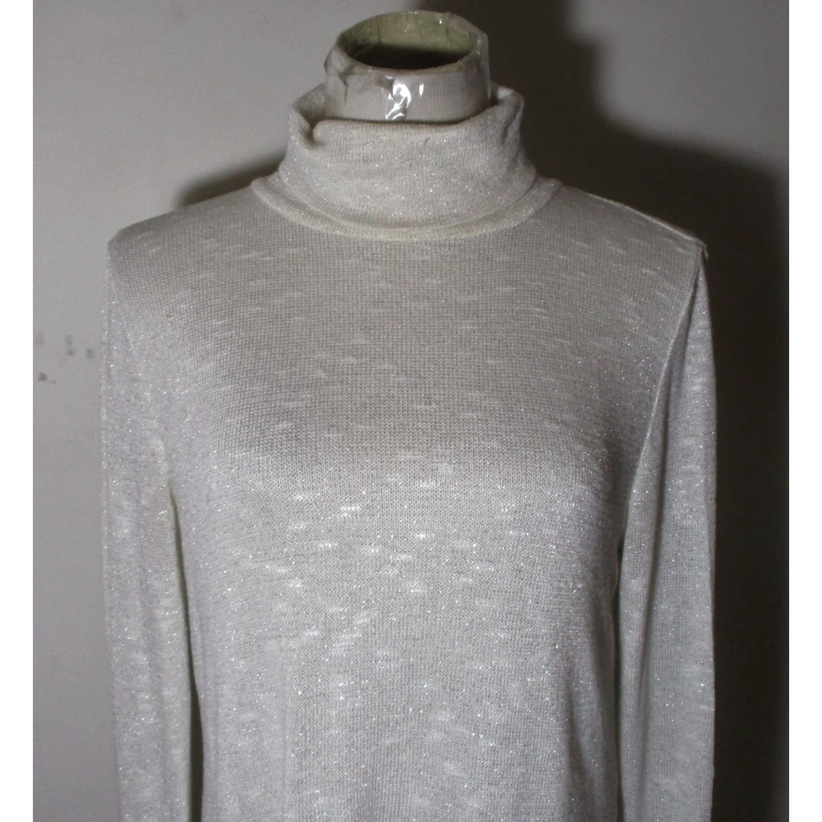 White House Black Market WHITE House BLACK Market Beige Long Sleeve Turtleneck Top Women's Size M Size M / US 6-8 / IT 42-44 - 3 Thumbnail