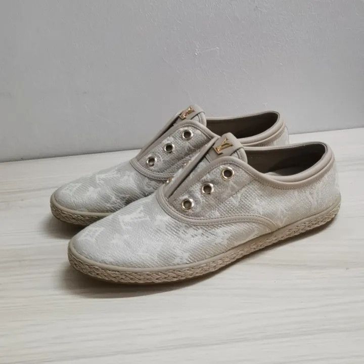 Louis Vuitton Louis Vuitton Rivoli Low-Top Sneakers for Men -2508 Size US 6.5 / EU 39-40 - 1 Thumbnail