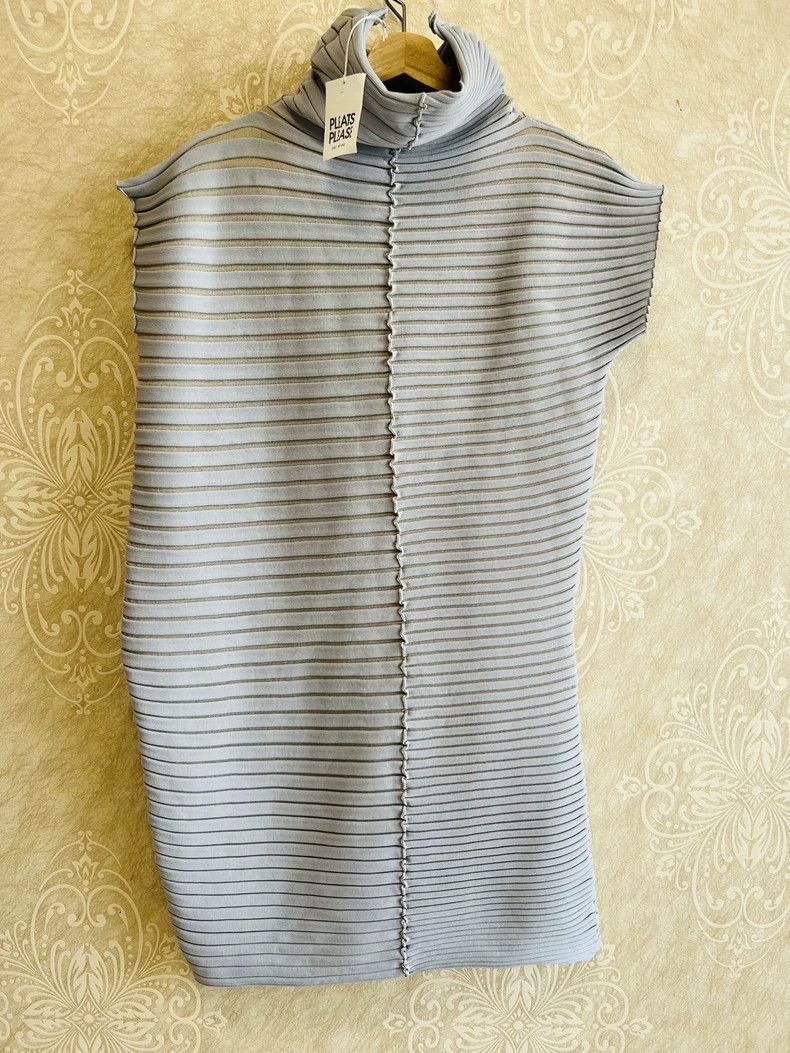 Issey Miyake Issey Miyake size:3 Grey knitted dress Size S / US 4 / IT 40 - 1 Thumbnail