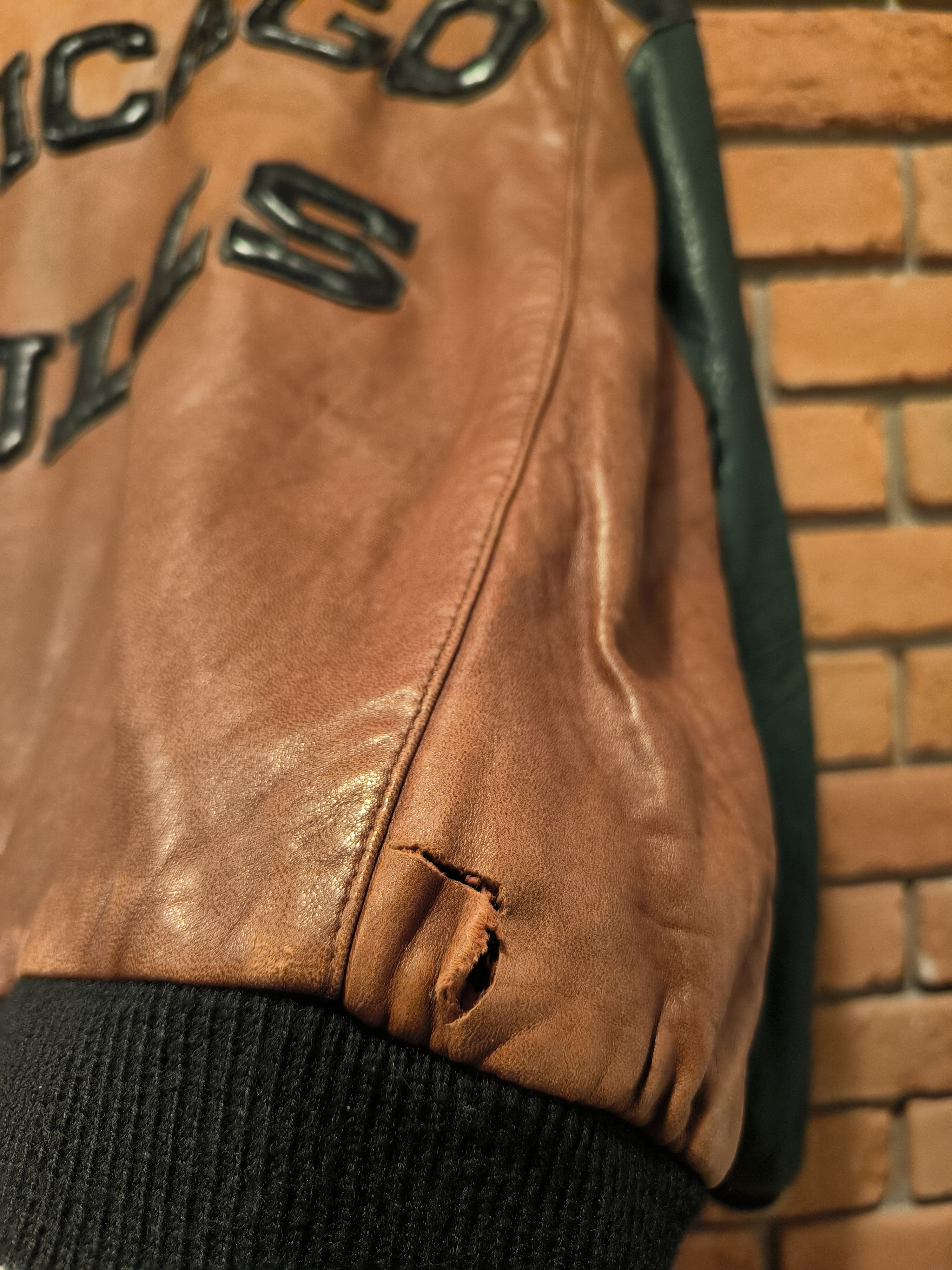 NBA × Vintage Vintage Chicago Bulls Leather Jacket Big Logo Brown Green Size US L / EU 52-54 / 3 - 13 Thumbnail