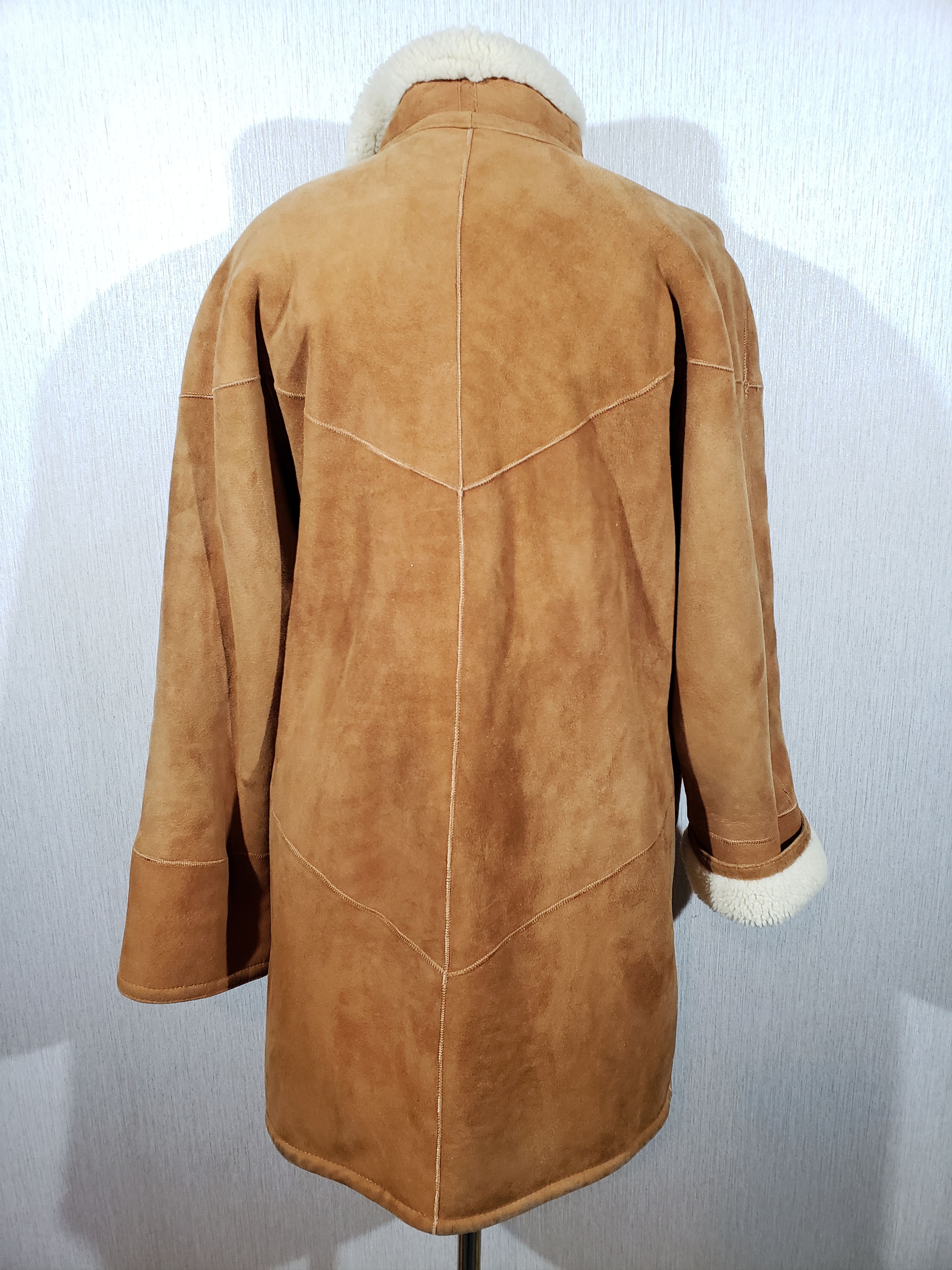 Other Stylish brown sheepskin coat with buttons. Size XL / US 12-14 / IT 48-50 - 3 Thumbnail