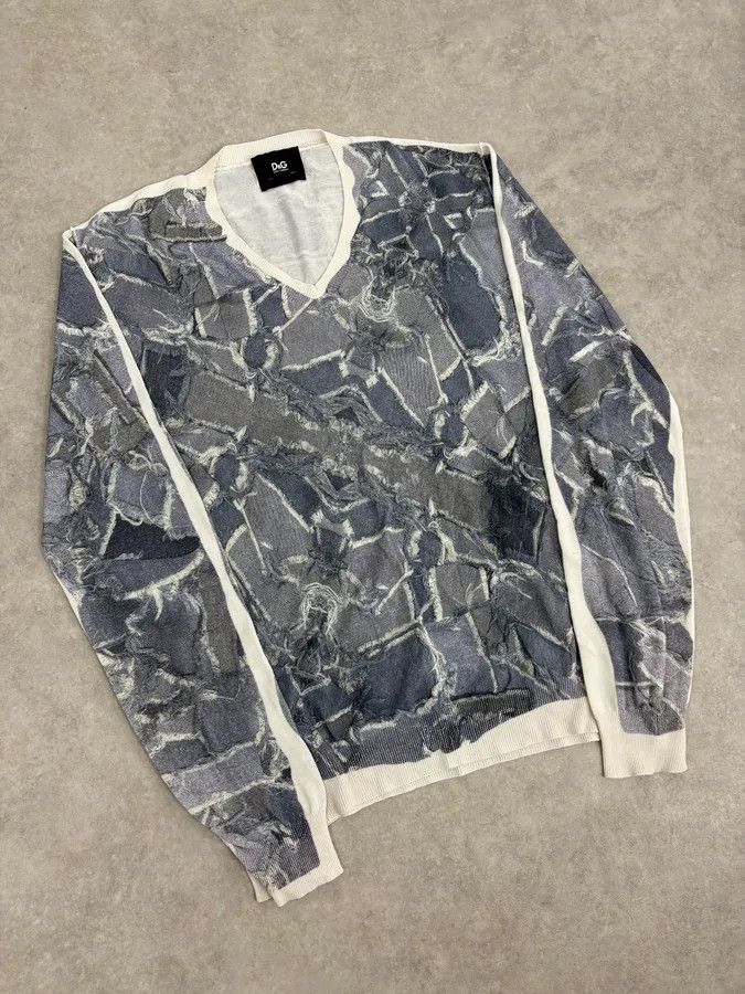 Dolce & Gabbana 2000s Dolce & Gabbana Grey Abstract Trompe L’œil V-Neck Sweater Size US M / EU 48-50 / 2 - 4 Thumbnail