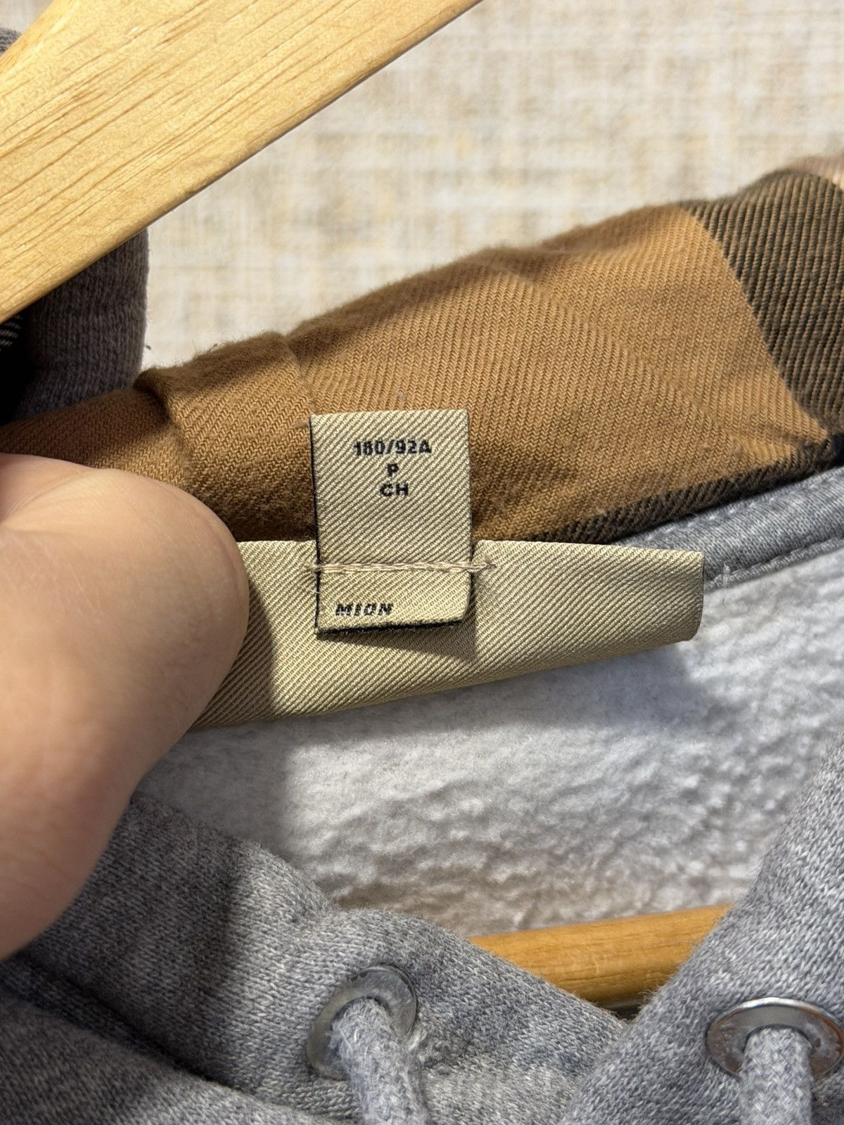 Burberry BURBERRY CHECKED HOOD GREY HOODIE Size US S / EU 44-46 / 1 - 12 Thumbnail