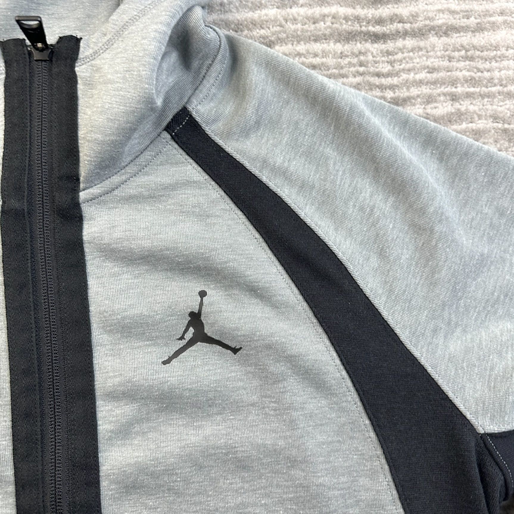 Jordan Brand Jordan Hoodie Mens Medium Gray Slim Fit Sweatshirt Jumpman Mock Neck Statement Size US M / EU 48-50 / 2 - 6 Thumbnail