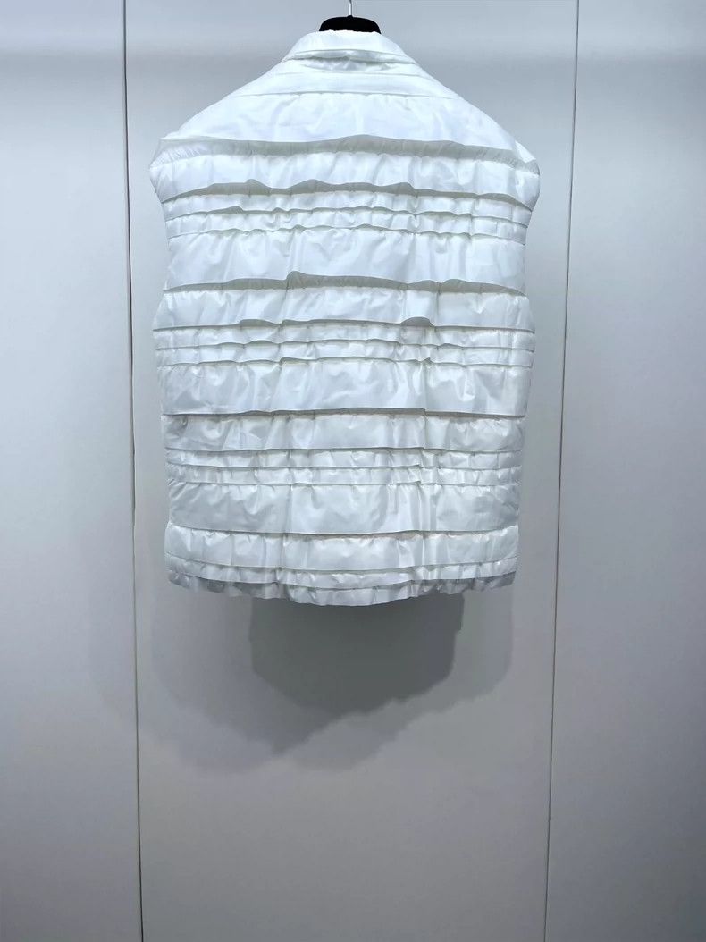 Chanel Chanel Snow series popular cake cotton vest 2504-Nextarrow Size XXS / US 00 / IT 34 - 2 Thumbnail
