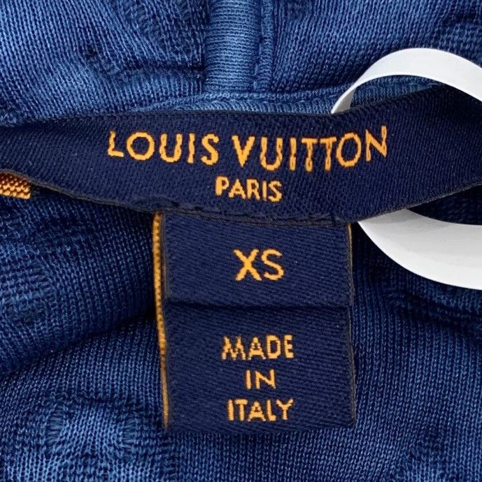 Louis Vuitton Louis Vuitton LV logo with zipper jacket2412-Nextarrow Size US XS / EU 42 / 0 - 5 Thumbnail