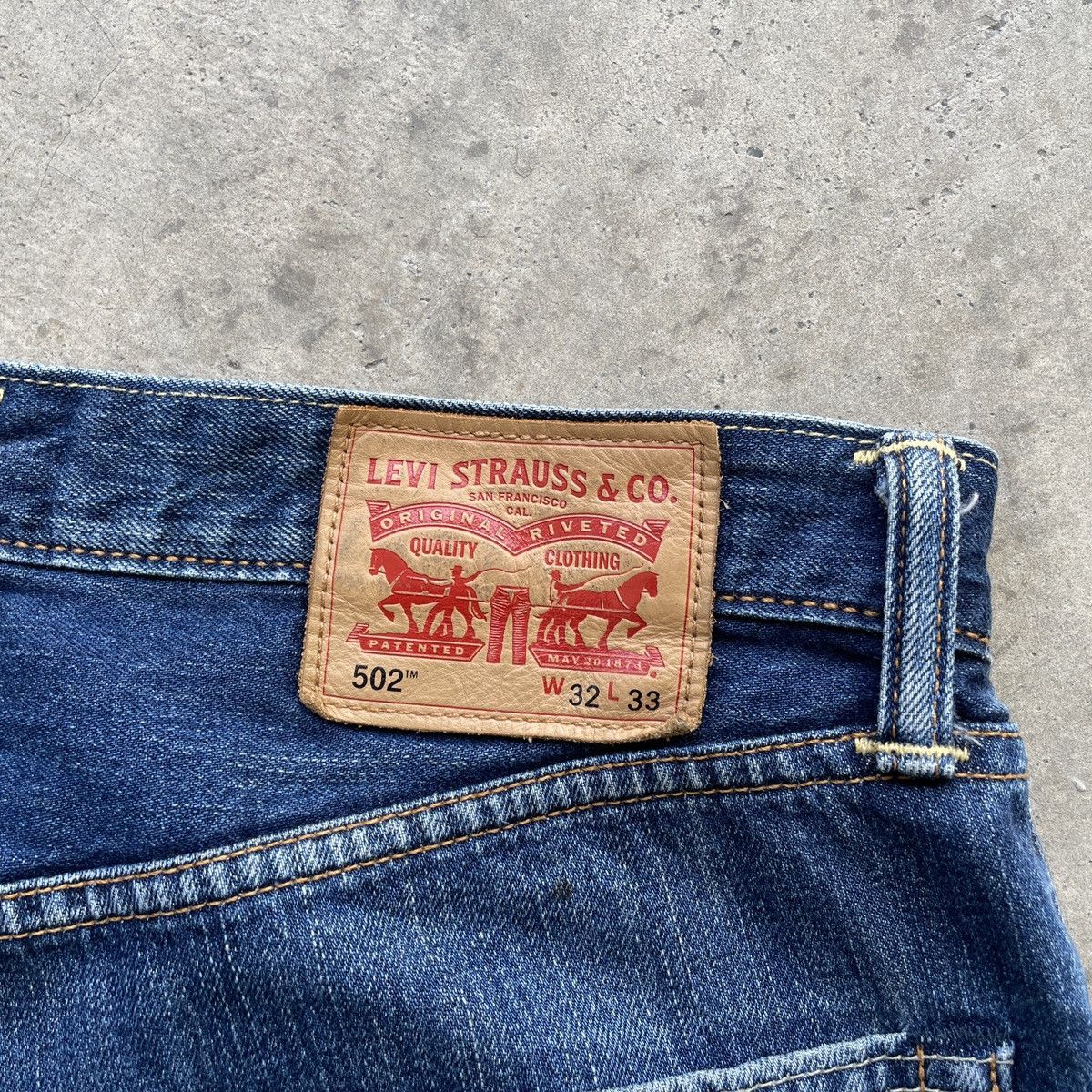 Jean × Levi's Levi’s 502 Faded Blue Distressed Jeans Denim Pants W32x29 Size US 32 / EU 48 - 9 Thumbnail