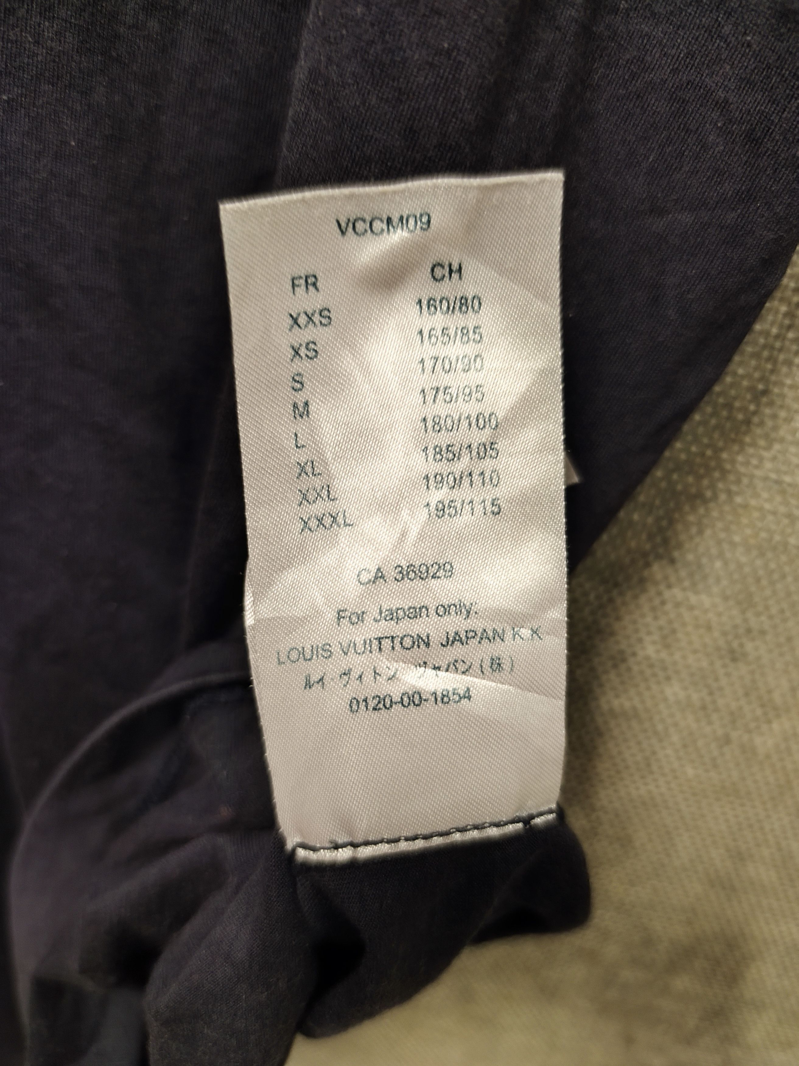 Louis Vuitton Louis Vuitton Upside Down Logo Pocket Tee Size US L / EU 52-54 / 3 - 14 Thumbnail
