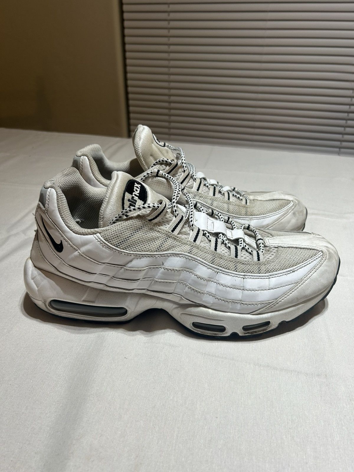 Nike Triple White AirMax 95’s Size US 11 / EU 44 - 3 Thumbnail