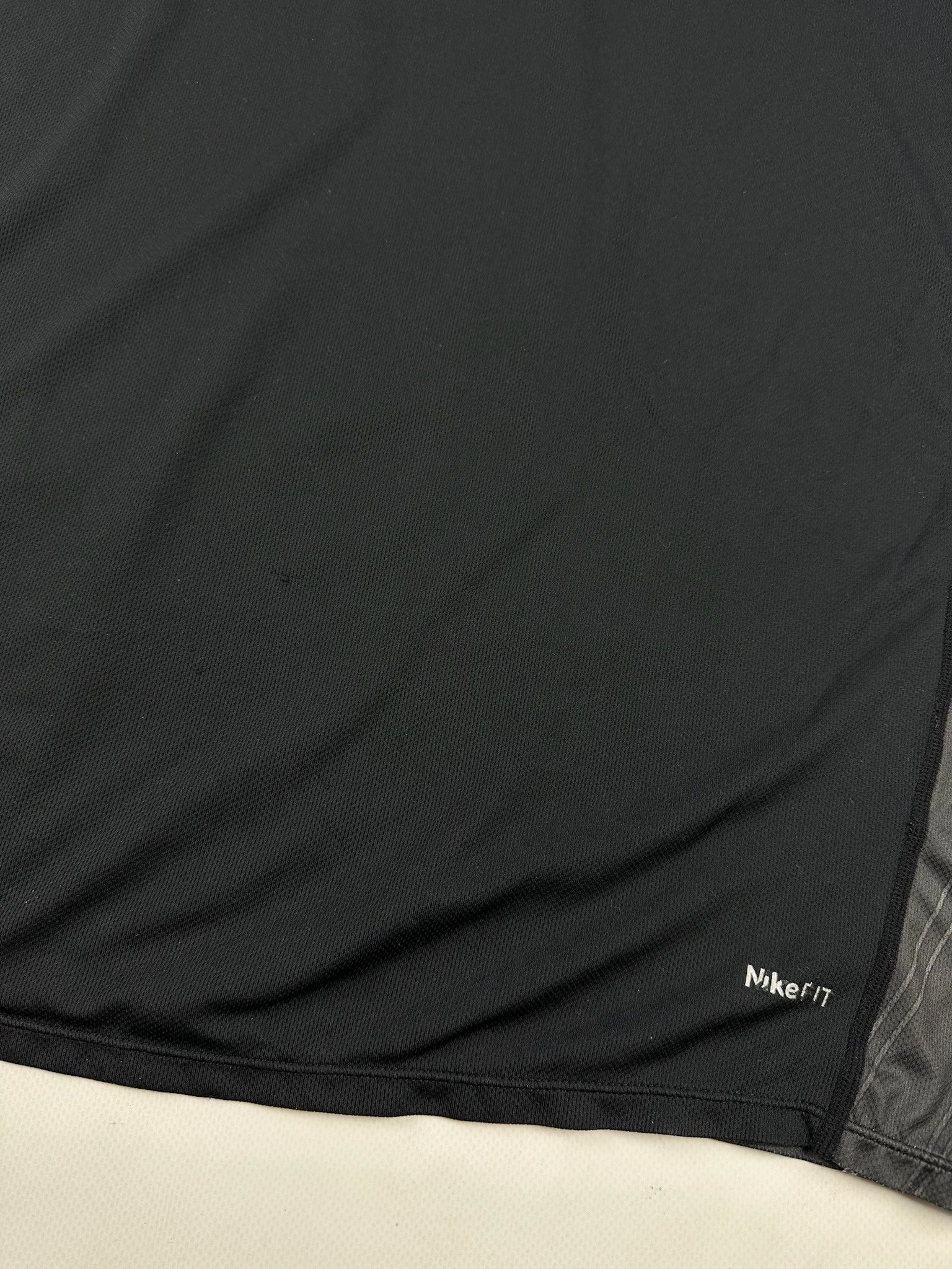 Nike Vintage Nike Central Swoosh Jersey 90s TN total 90 running Size US XL / EU 56 / 4 - 5 Thumbnail