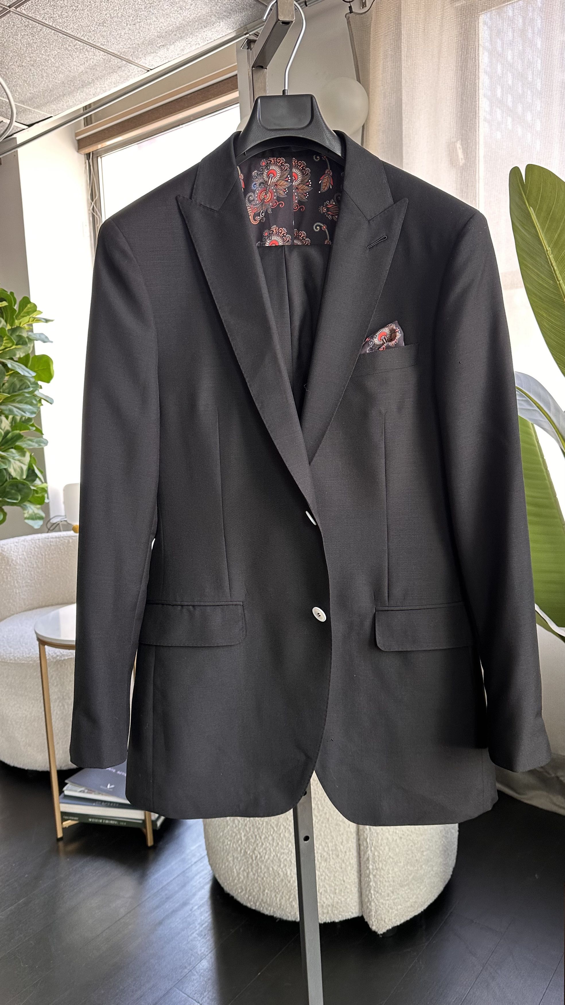 Other Men's suit Size 48L - 7 Thumbnail