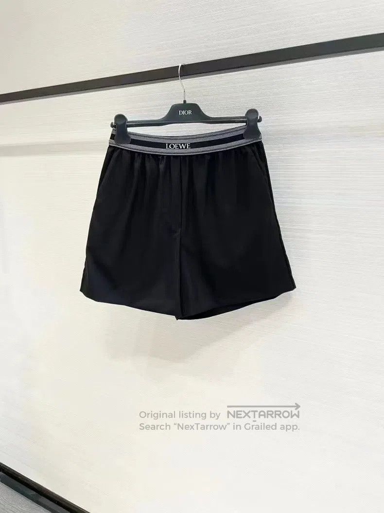 Loewe LOEWE size XS Black shorts, wool material Size 42" / US 20 - 1 Thumbnail