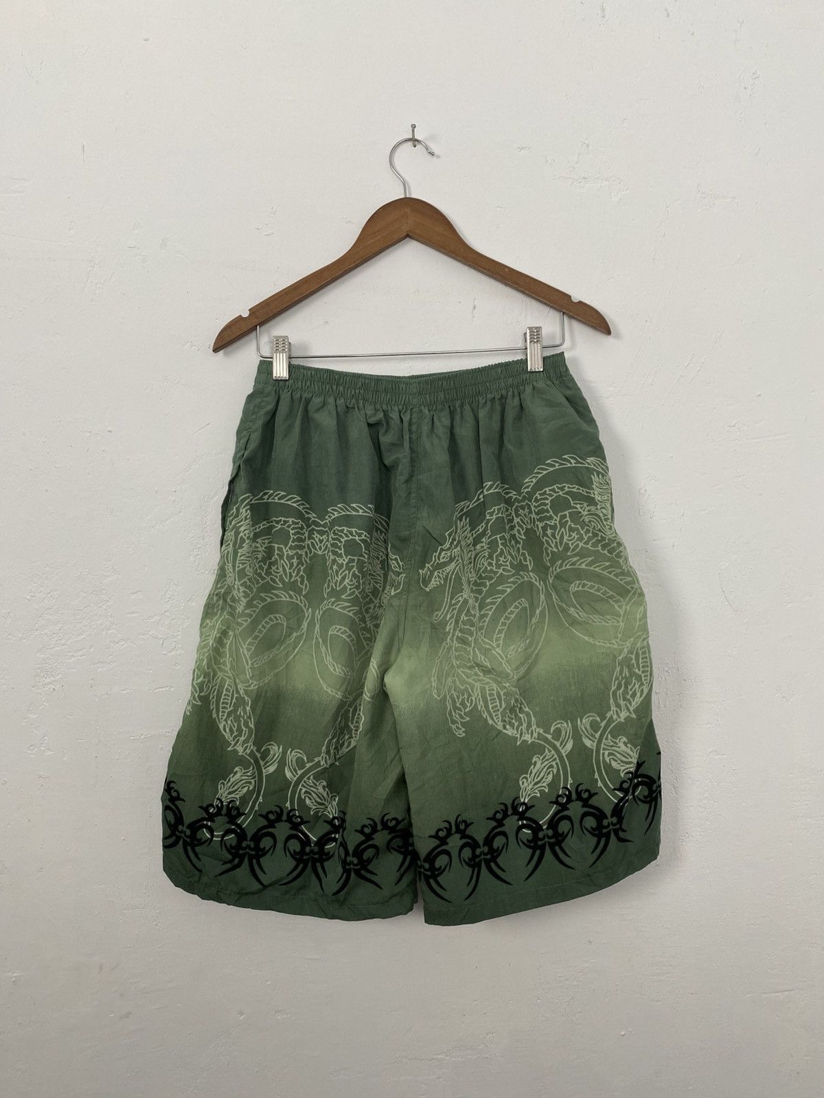 JNCO Jnco dragon short pants Size US 30 / EU 46 - 2 Thumbnail