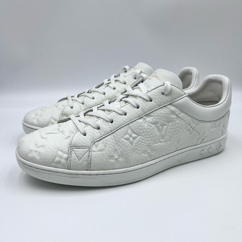 Louis Vuitton Louis Vuitton Luxurious White Monogram Sneakers 0079 Size US 8 / EU 41 - 1 Thumbnail