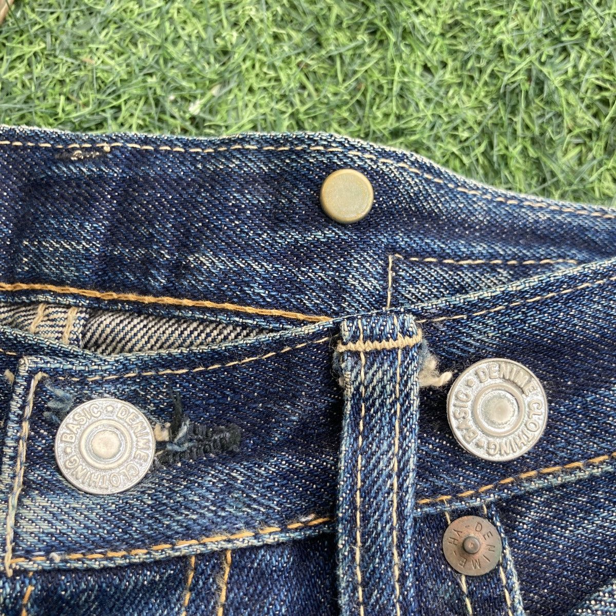 Denime VINTAGE DENIME SELVEDGE BUCKLE BACK DISTRESSED JEANS Size US 29 - 12 Thumbnail