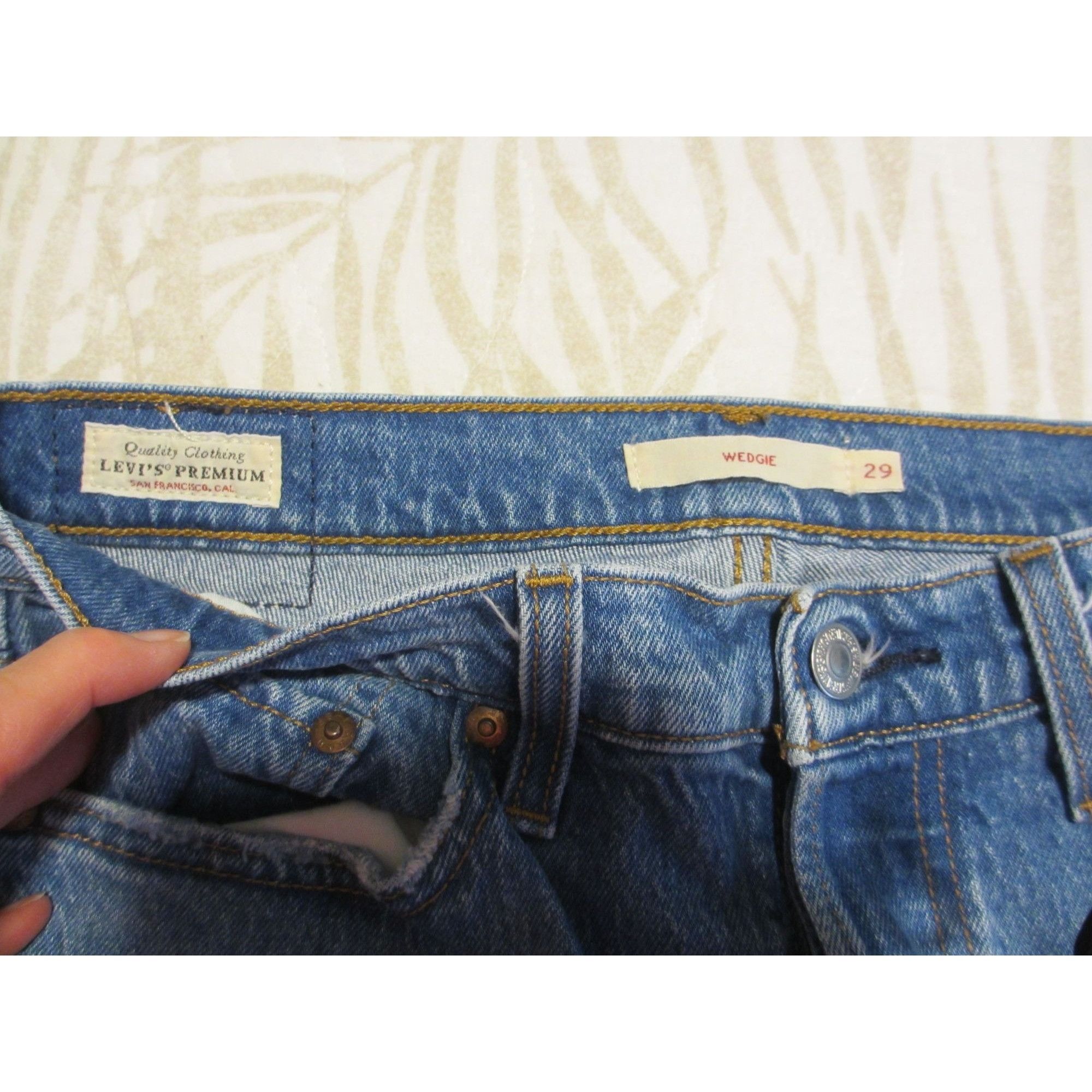 Levi's Levis Premium Wedgie Fit Distressed Jeans Size 29 Medium Was Size 29" - 3 Thumbnail