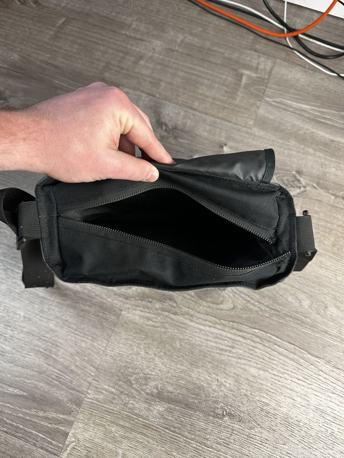 Nike × Vintage Vintage Y2K Nike Cross Body Bag Size ONE SIZE - 5 Thumbnail