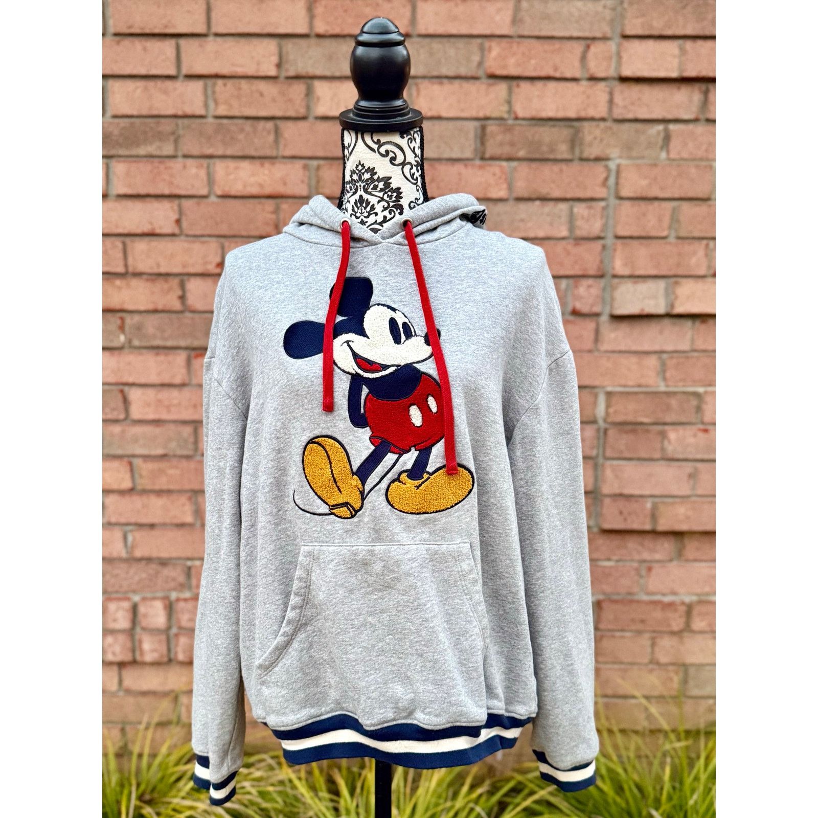 Disney EUC Unisex Disney Parks Mickey Mouse Hoodie Sweatshirt XL? Size XL / US 12-14 / IT 48-50 - 1 Thumbnail