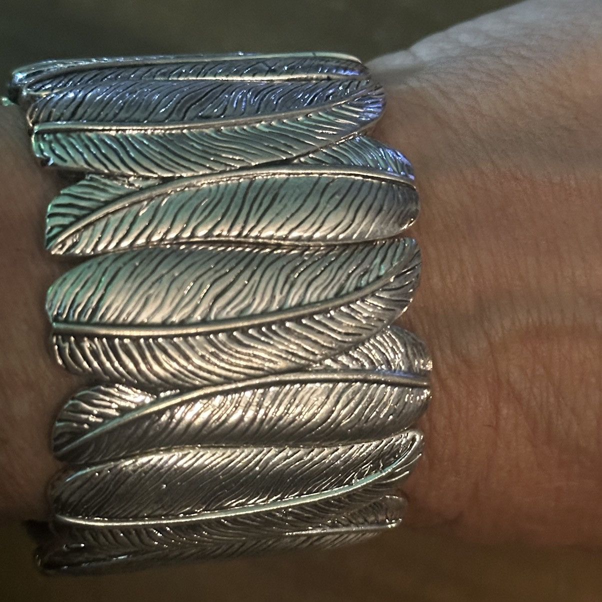 Macys Macy’s silver feathers stretch bracelet Size ONE SIZE - 6 Thumbnail