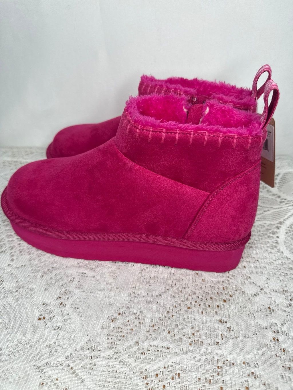 The Unbranded Brand NWT Muk Luks Augie fuschia pink furry ankle boots sz 8 Size US 8 / IT 38 - 5 Thumbnail