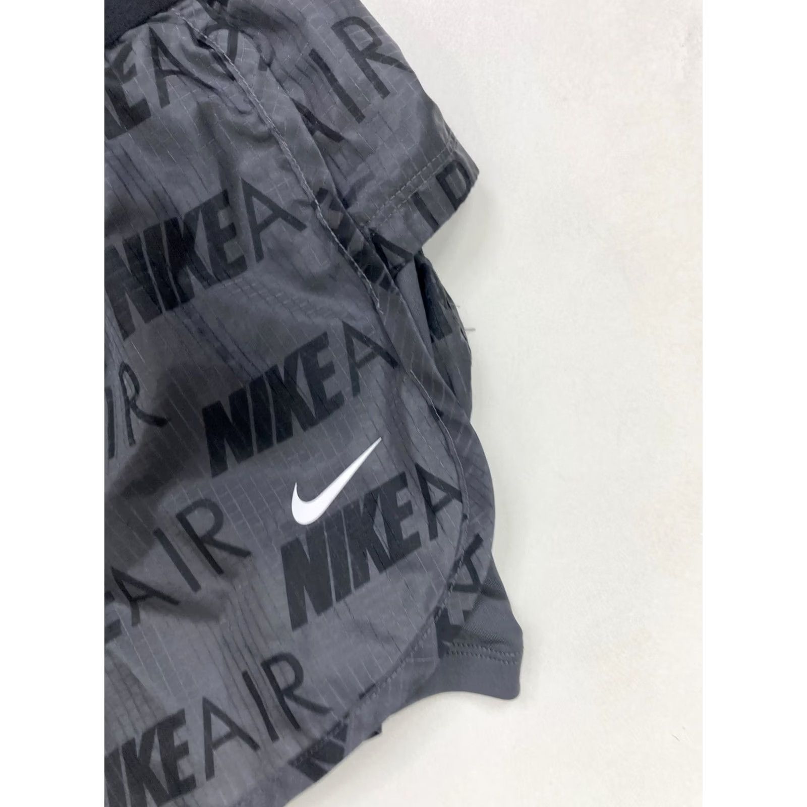 Nike Nike Air 2-in-1 Running Shorts Women XS Gray Black CT7366 021 Size 26" / US 2 / IT 38 - 5 Thumbnail