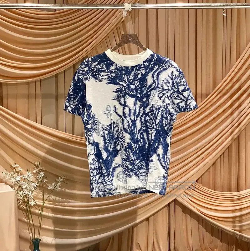 Louis Vuitton Louis Vuitton Women's S Size Colorful Cotton T. Size S / US 4 / IT 40 - 1 Thumbnail