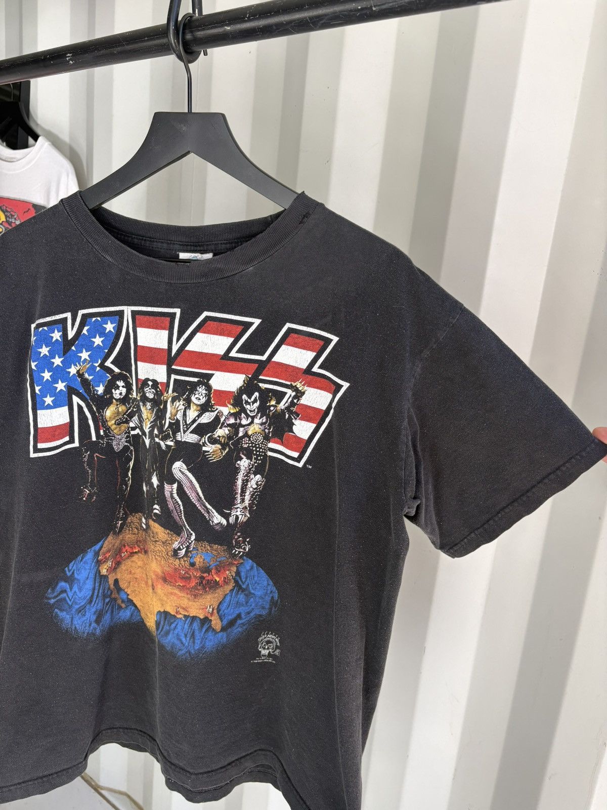 Band Tees Kiss 96 Thrashed Sun Faded Distressed Shirt GRUNGE Band Boxy Size US XL / EU 56 / 4 - 2 Thumbnail