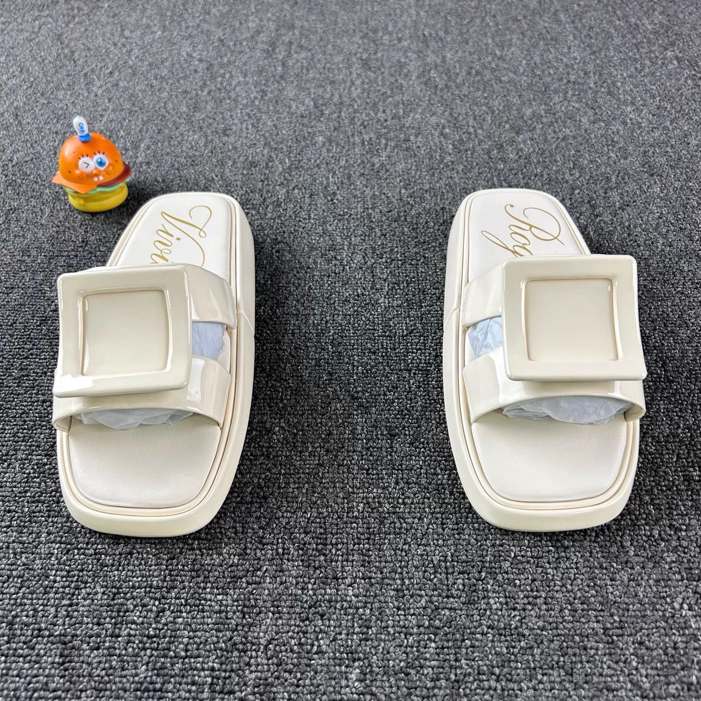 Roger Vivier Roger Vivier Patent Square Buckle White Slippers 37 Size US 7 / IT 37 - 2 Thumbnail
