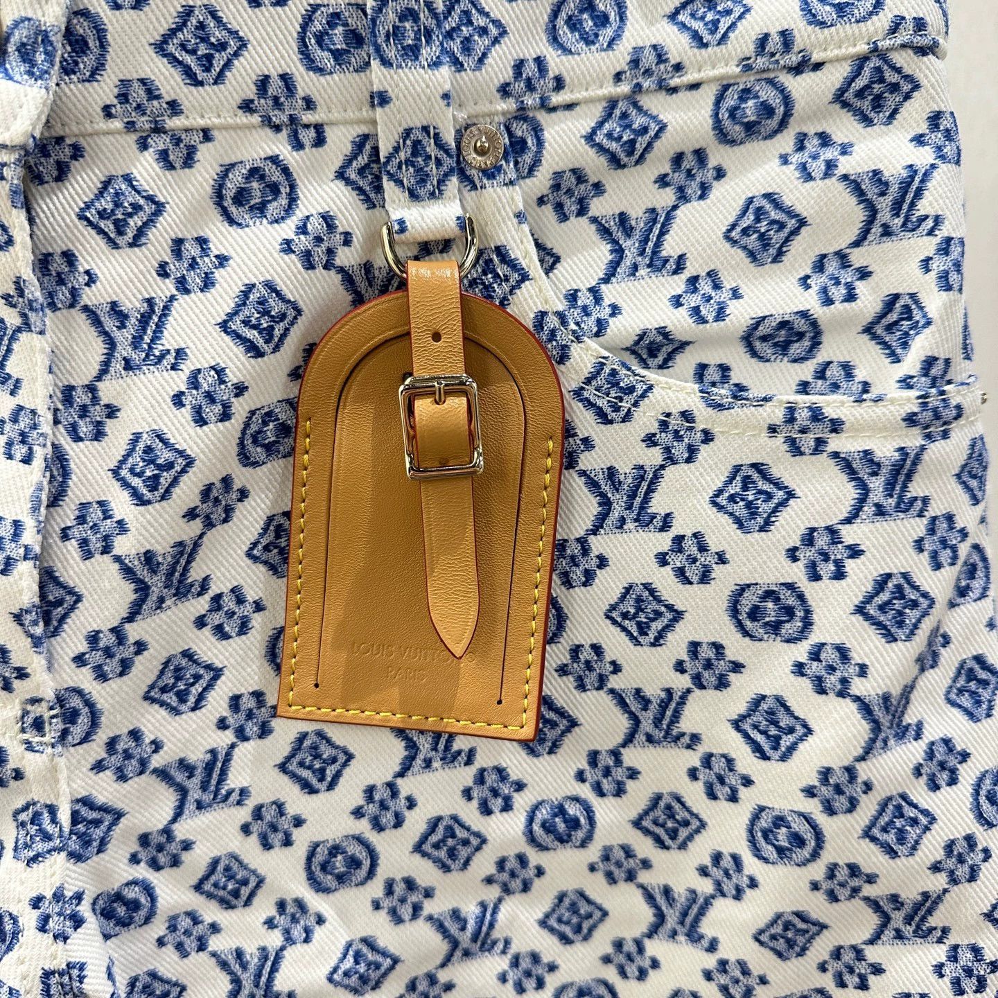 Louis Vuitton Louis Vuitton Blue/White Full LV Leather Jeans 36 Cotton Size 26" / US 2 / IT 38 - 7 Thumbnail