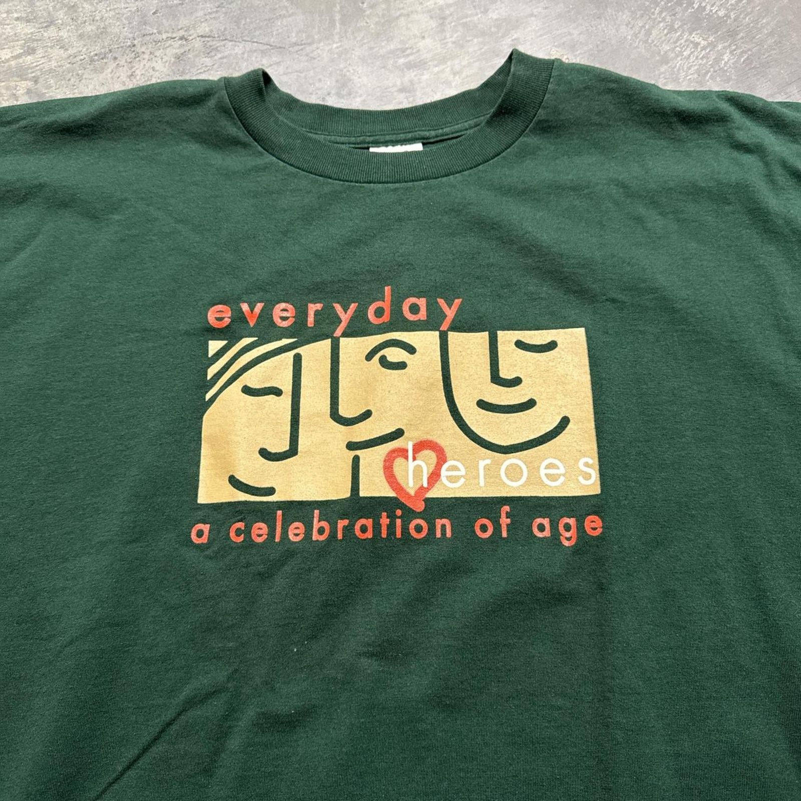 Vintage Vintage 90s Everyday Heroes Graphic T-Shirt Size US XL / EU 56 / 4 - 2 Thumbnail