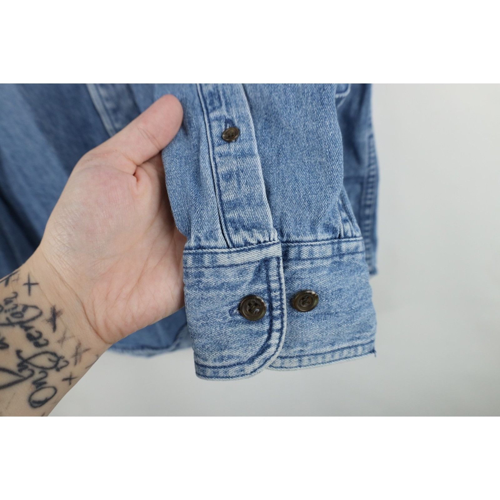Cabelas Vintage 90s Cabelas Elbow Patch Denim Jean Button Down Shirt Size US S / EU 44-46 / 1 - 5 Thumbnail