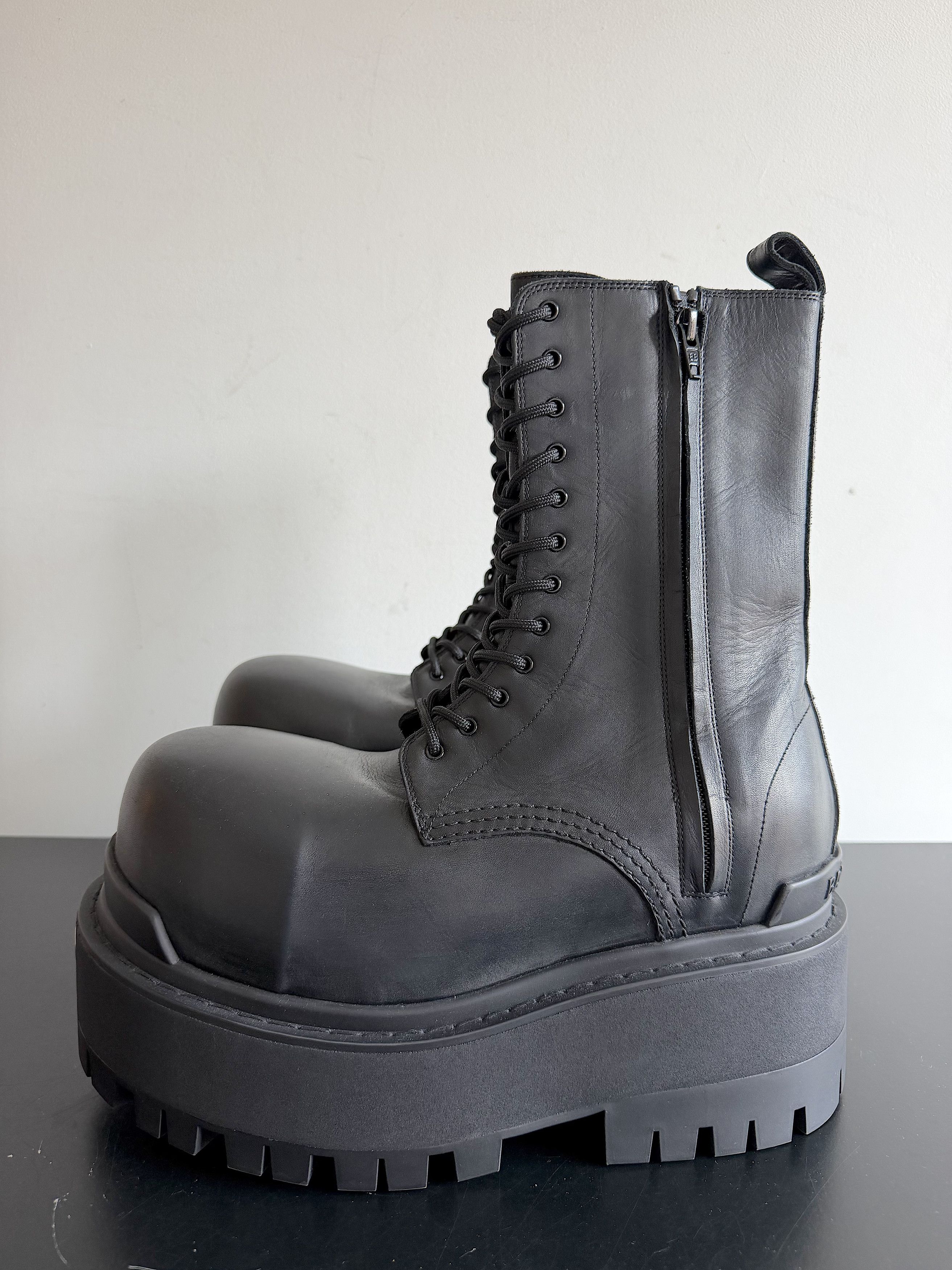 Balenciaga New Spring 25 Giant BB Hardware Boots (41) EU 41-42 US 8-9 Size US 8 / EU 41 - 3 Thumbnail