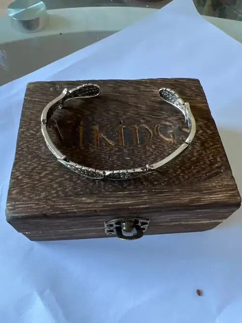 Jewelry Feather Silver Color Open Cuff Bracelet Size ONE SIZE - 3 Thumbnail