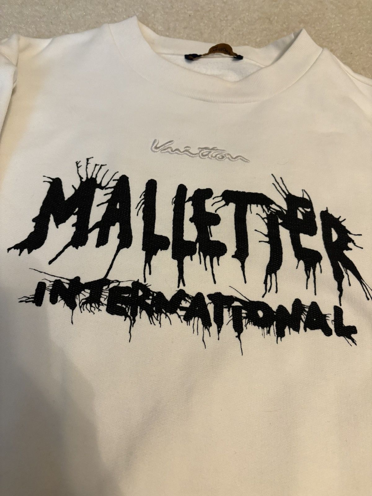 Louis Vuitton Louis Vuitton LV International Malletier Crewneck White Size US XXL / EU 58 / 5 - 2 Thumbnail