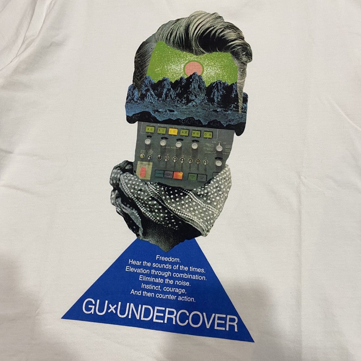GU × Undercover Undercover x GU Jun Takahashi Collaboration Graphic Tee Size US M / EU 48-50 / 2 - 3 Thumbnail