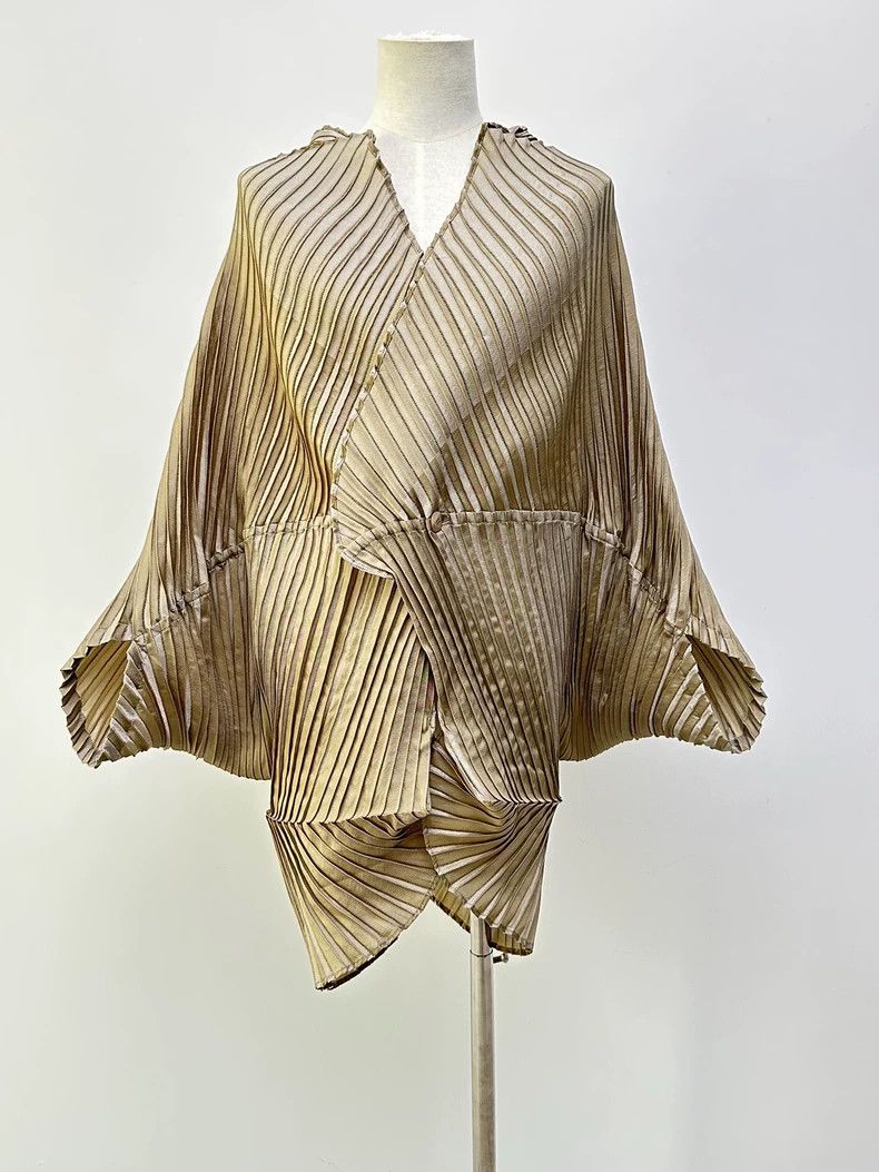 Issey Miyake Issey Miyake Pleated Gold Coat - dmc Size US M / EU 48-50 / 2 - 1 Thumbnail