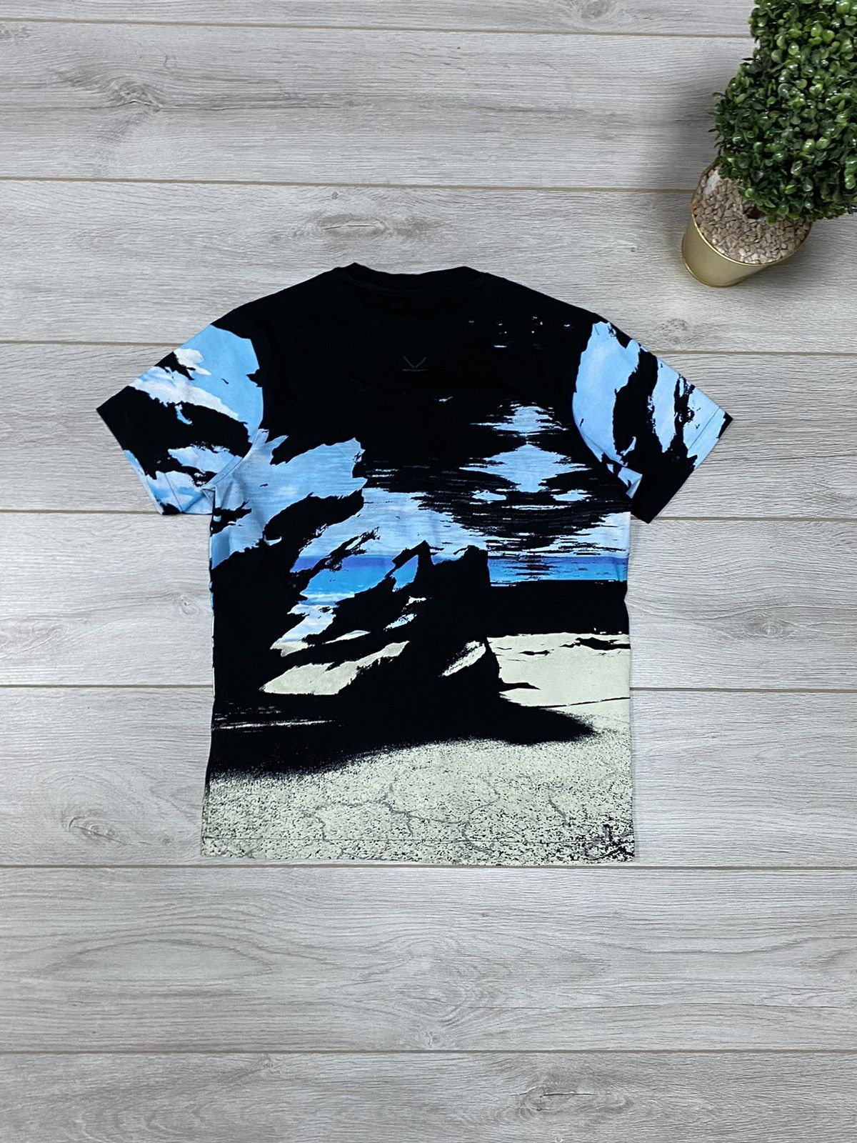 Kenzo Kenzo vintage sea 🌊 sky over print abstract t-shirt Size US S / EU 44-46 / 1 - 2 Thumbnail
