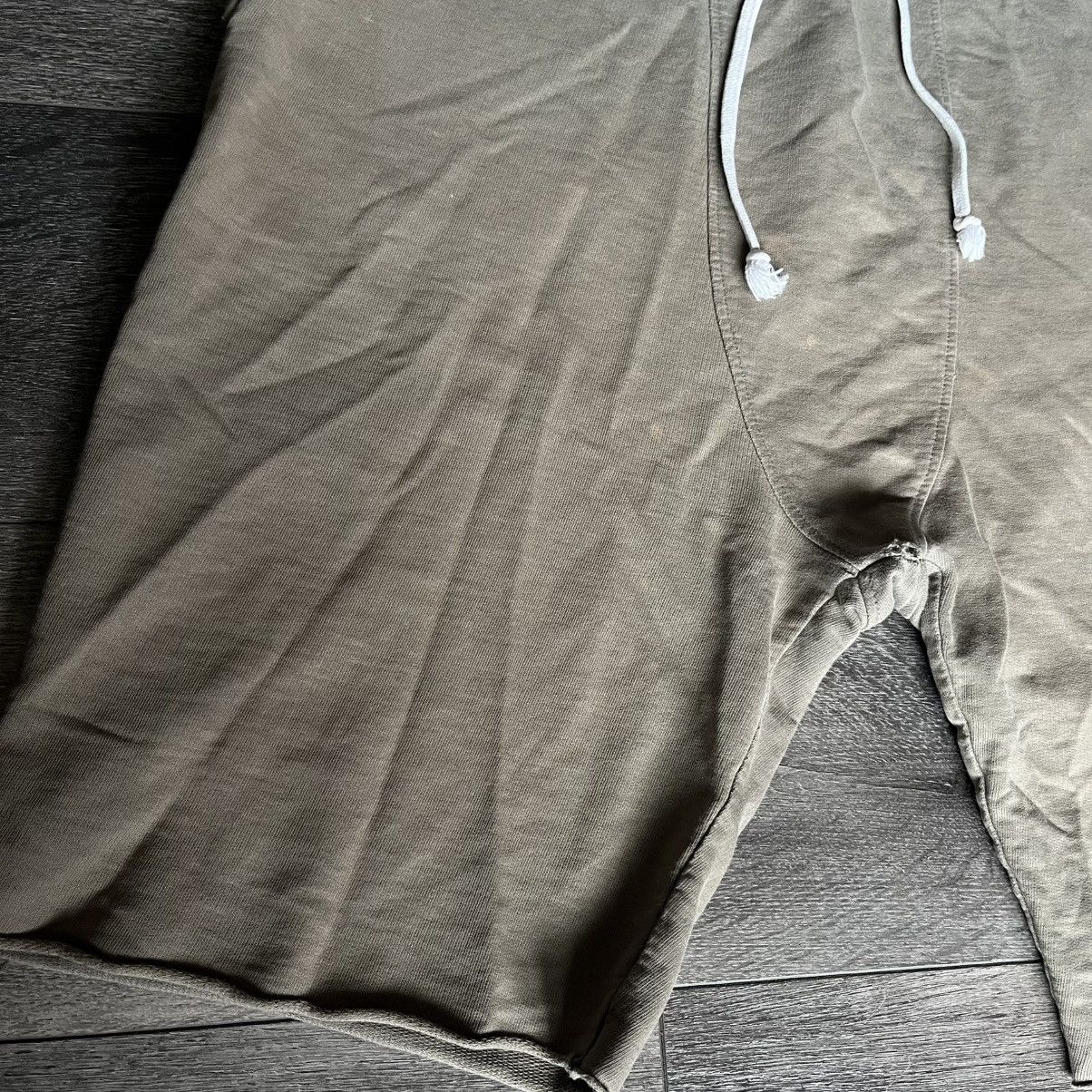 Urban Outfitters × Vintage Vintage Style Urban Outfitters Low Drop Crotch Sweatshorts Size US 32 / EU 48 - 11 Thumbnail