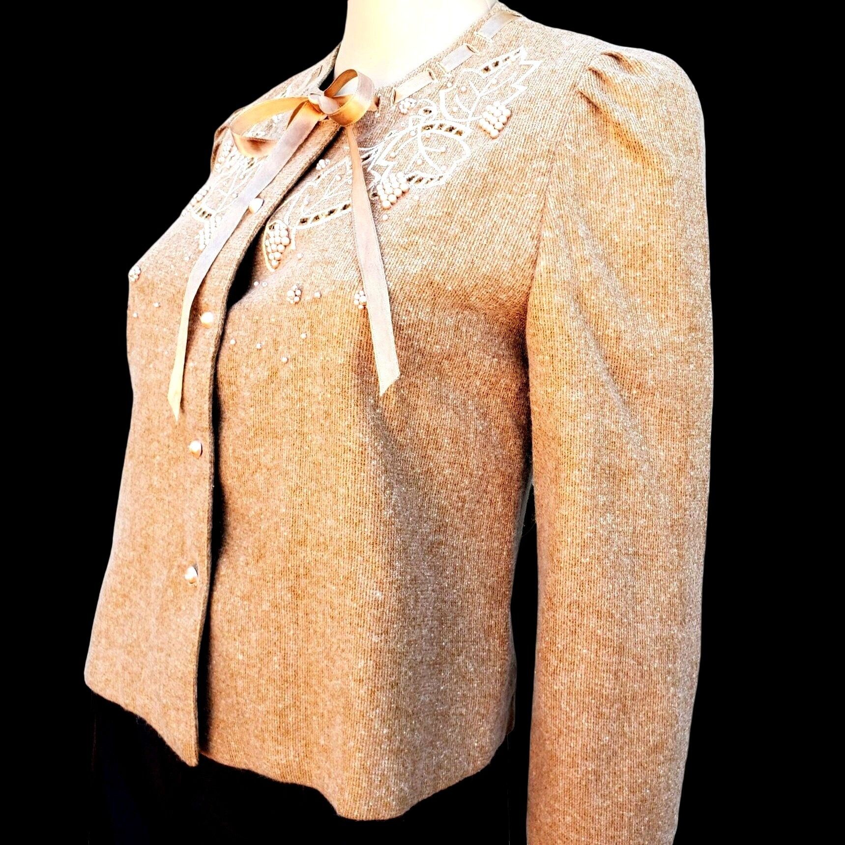 Vintage Vintage 90s Pearl Embellished Wool Cardigan Jacket Beige Rib Size S / US 4 / IT 40 - 3 Thumbnail