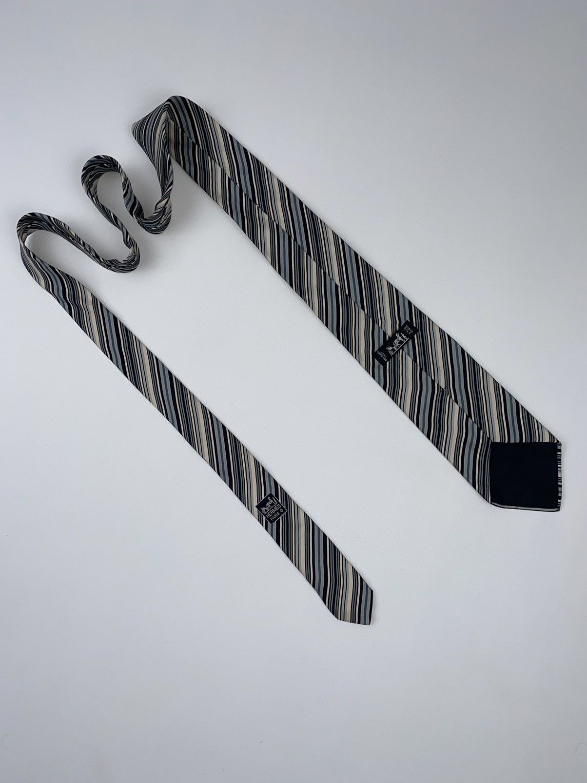 🚨 5228 IA Hermes vintage tie 100% silk made in France