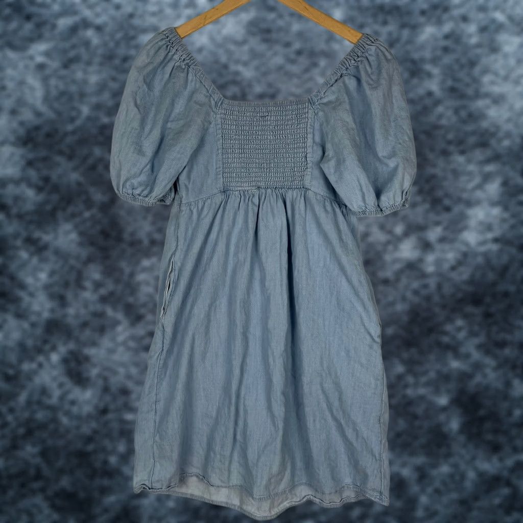 white maci dress Everton Maxi simplistic design with lots imaginary Elegant Sexy Satin Embroider Size:7.5M