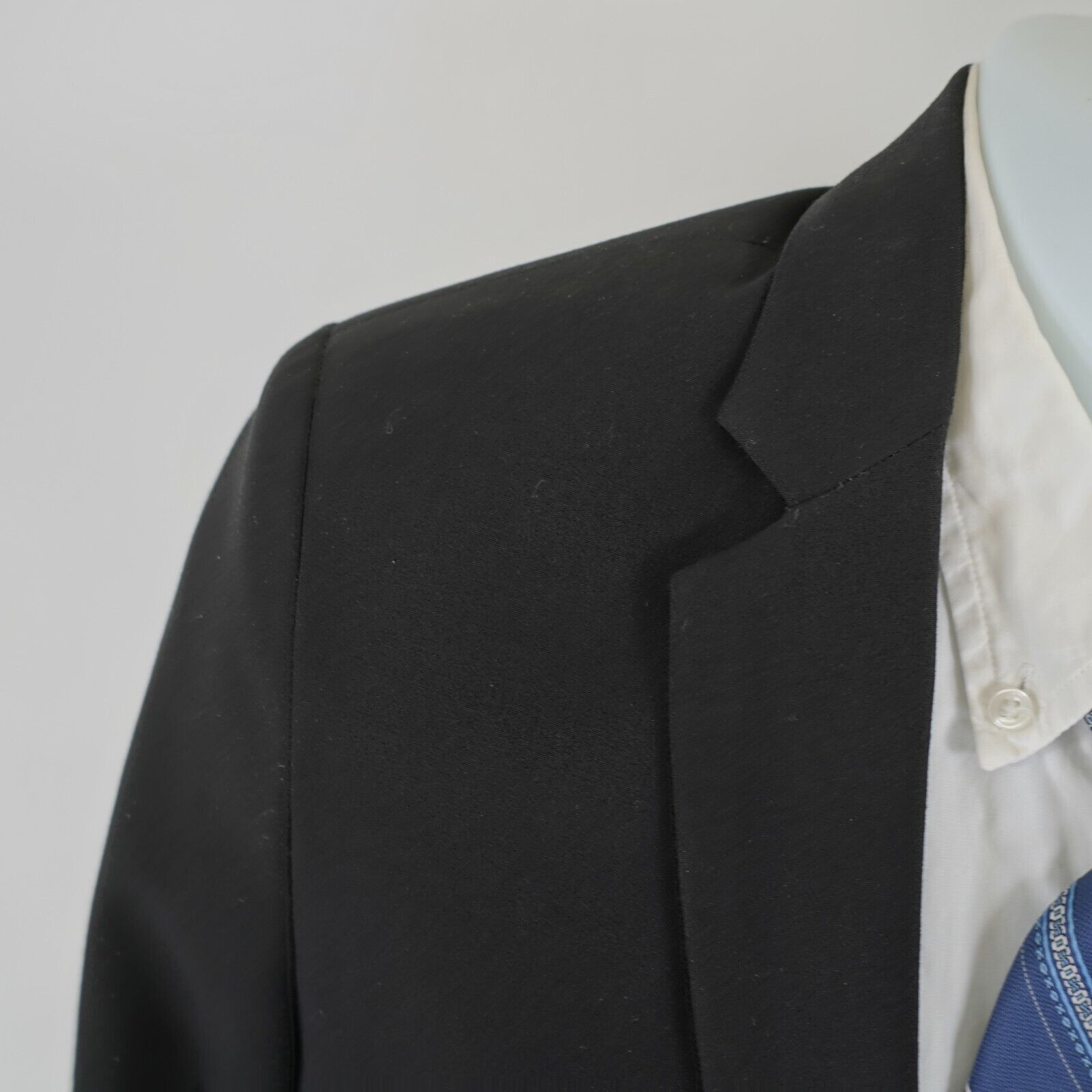 Van Heusen Boys Van Heusen Flex 3 Piece Suit W/ 2 Clip On Ties 20R Blac Size 34S - 4 Thumbnail