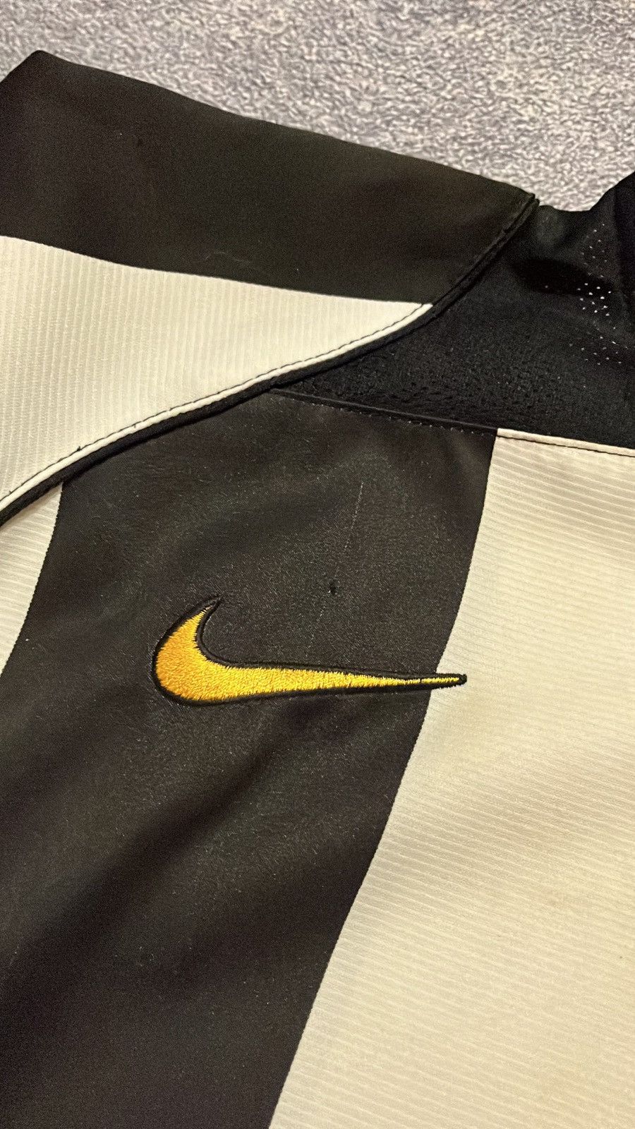 Nike × Vintage Nike Juventus Vintage 2004/2005 Third Jersey Size US XL / EU 56 / 4 - 11 Thumbnail
