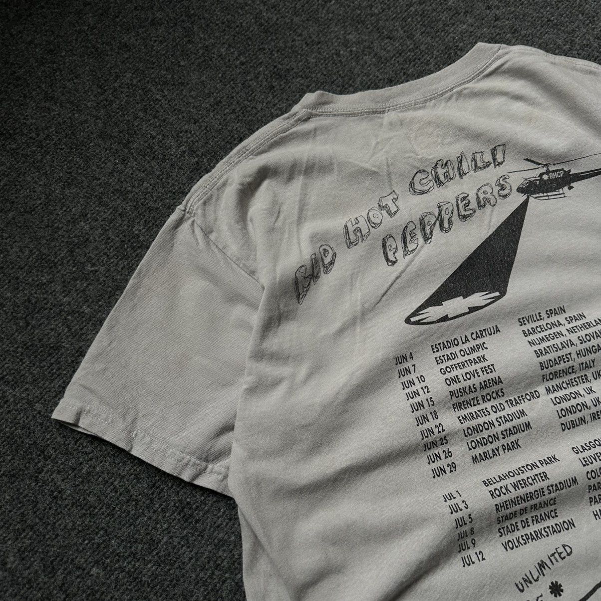 Japanese Brand VTG Japanese Style Red Hot Chilli Peppers T-shirts Size M Size US M / EU 48-50 / 2 - 16 Thumbnail