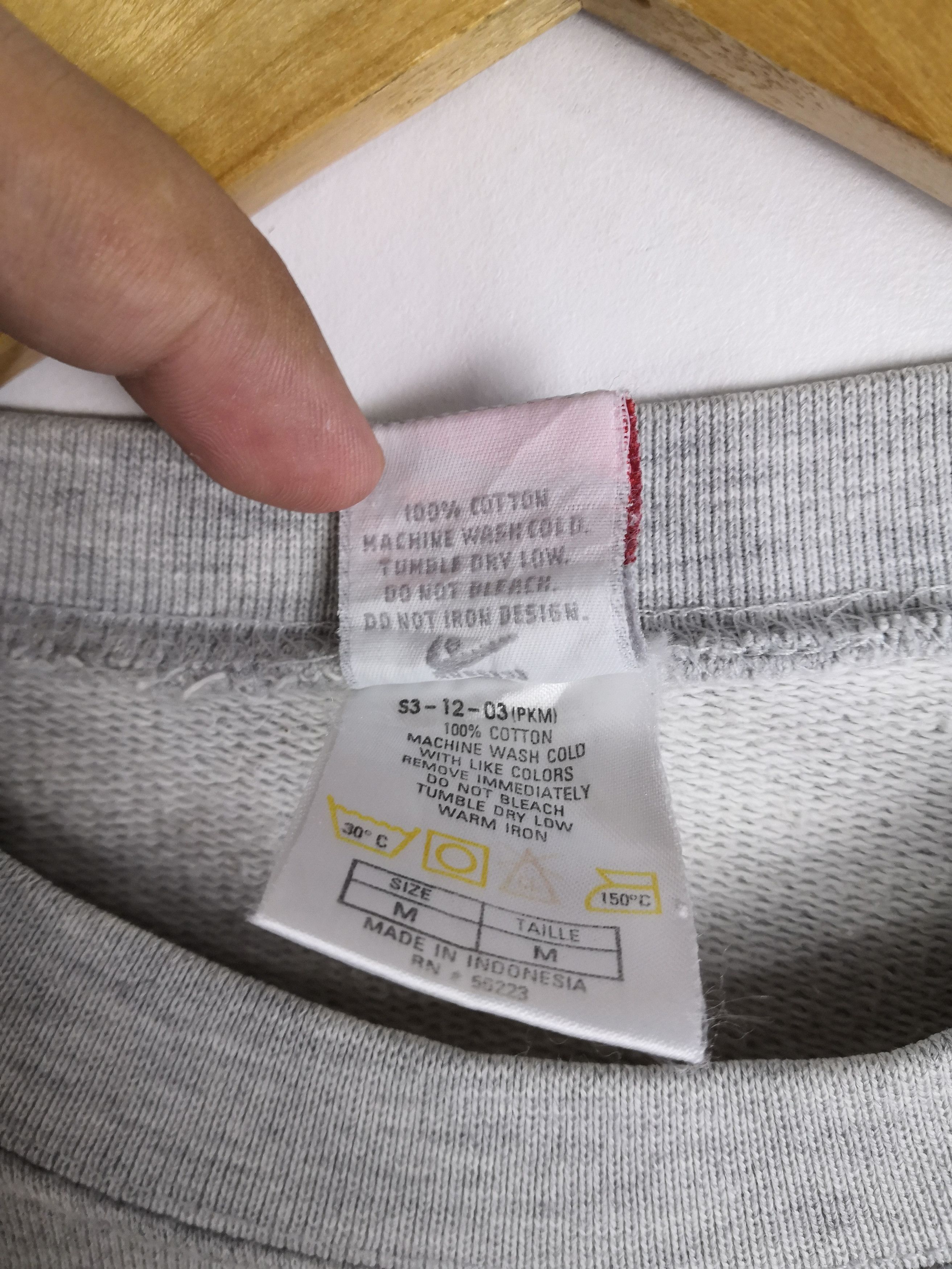 Nike Vintage 90s Nike Air Sweatshirt Big Logo Nike Sweater Size US M / EU 48-50 / 2 - 5 Thumbnail