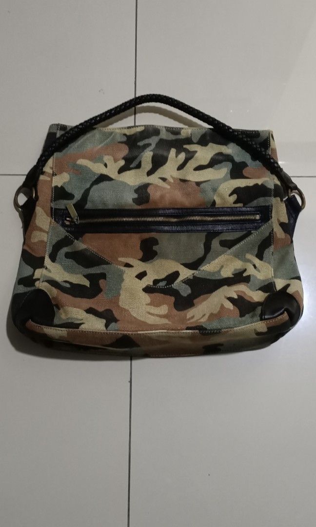 Issey Miyake Tete Homme x Issey Miyake Camo Canvas Shoulder Bag Size ONE SIZE - 1 Thumbnail