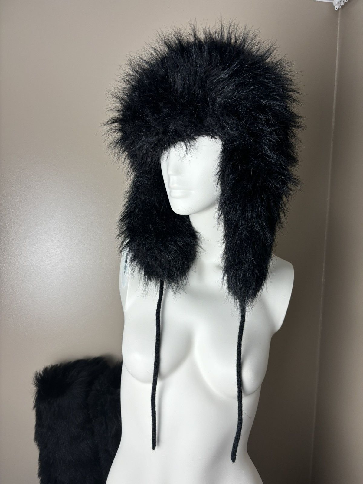 Vintage Fluffy ushanka faux fur vintage hat Size ONE SIZE - 1 Thumbnail