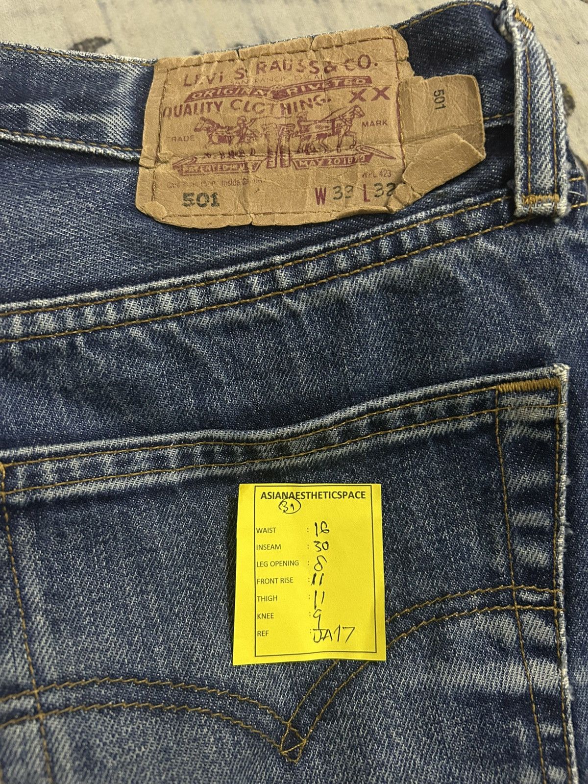 Levi's Vintage Levis 501 Baggy Jeans Extend Rise Button Fly Size US 31 - 15 Thumbnail