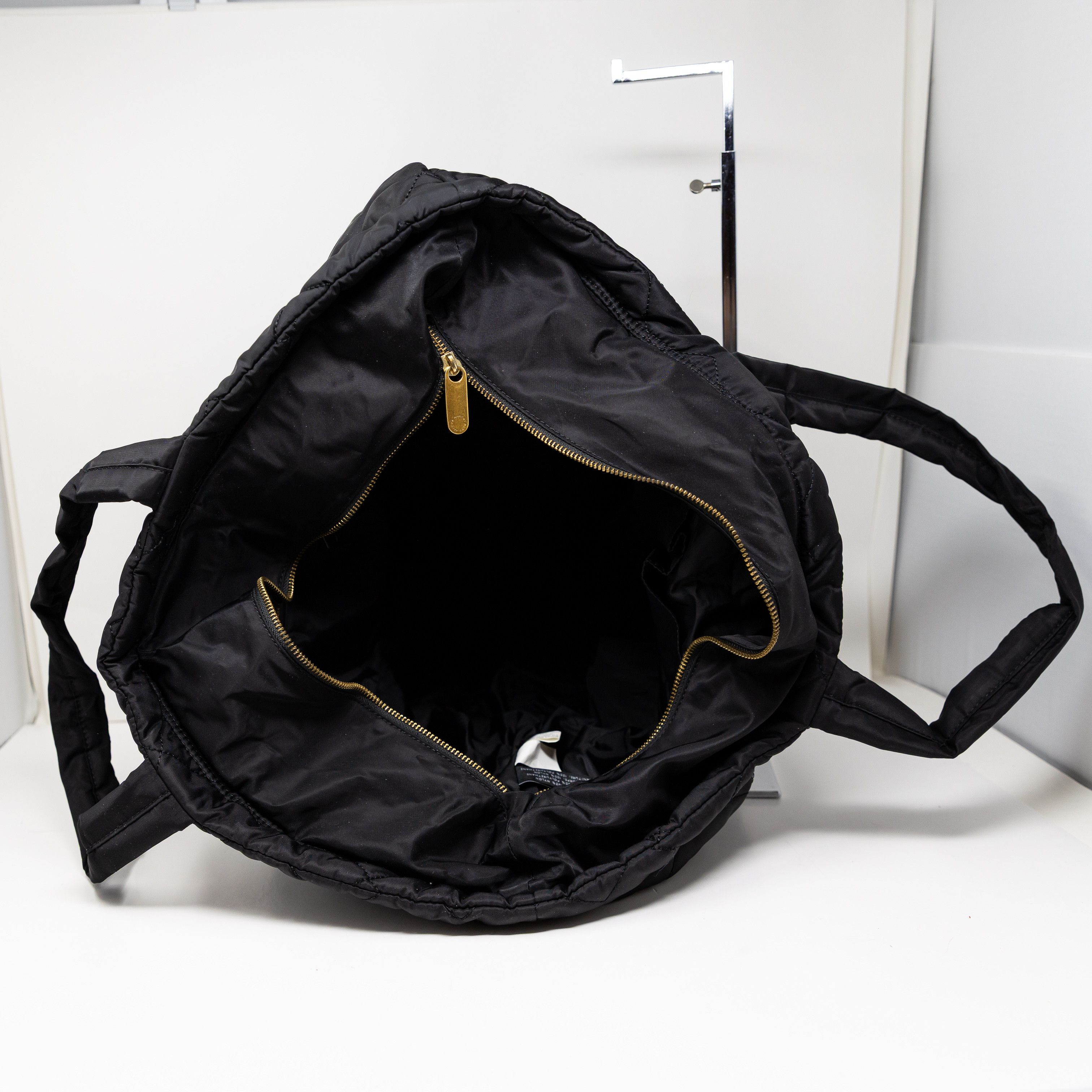 Marc Jacobs Marc Jacobs Large Nylon Water Resistant Size ONE SIZE - 6 Thumbnail
