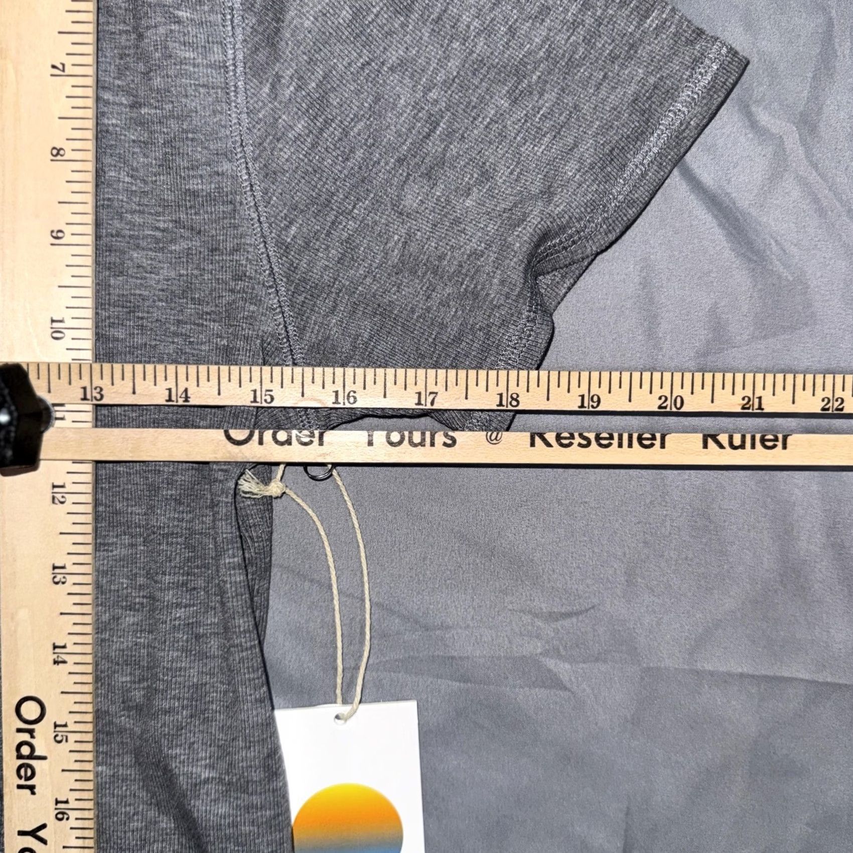 Vuori Vuori Shirt Womens XL Gray Cropped Short Sleeve Crewneck Athletic Tee Top Size XL / US 12-14 / IT 48-50 - 5 Thumbnail